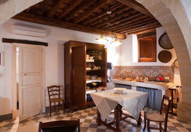 Casa a Buseto Palizzolo - Baglio Maranzano - Titi Casa a Buseto Palizzolo - Baglio Maranzano - Titi