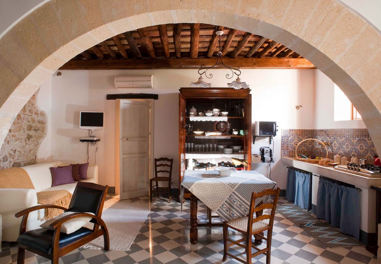 Casa a Buseto Palizzolo - Baglio Maranzano - Titi Casa a Buseto Palizzolo - Baglio Maranzano - Titi