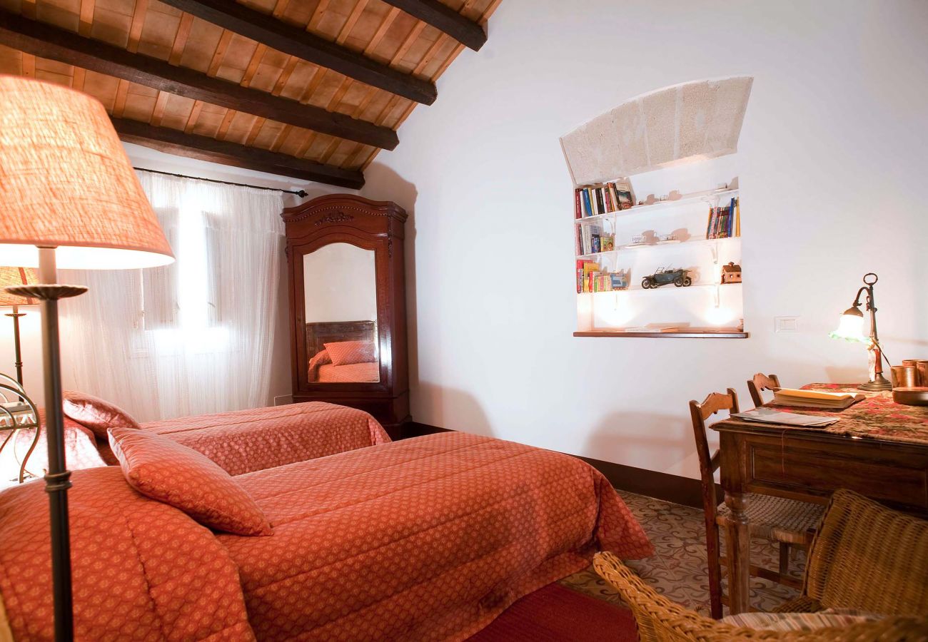 Casa a Buseto Palizzolo - Baglio Maranzano - Titi Casa a Buseto Palizzolo - Baglio Maranzano - Titi