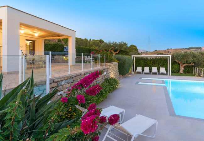 Villa a Buseto Palizzolo - Tangi Villa a Buseto Palizzolo - Tangi