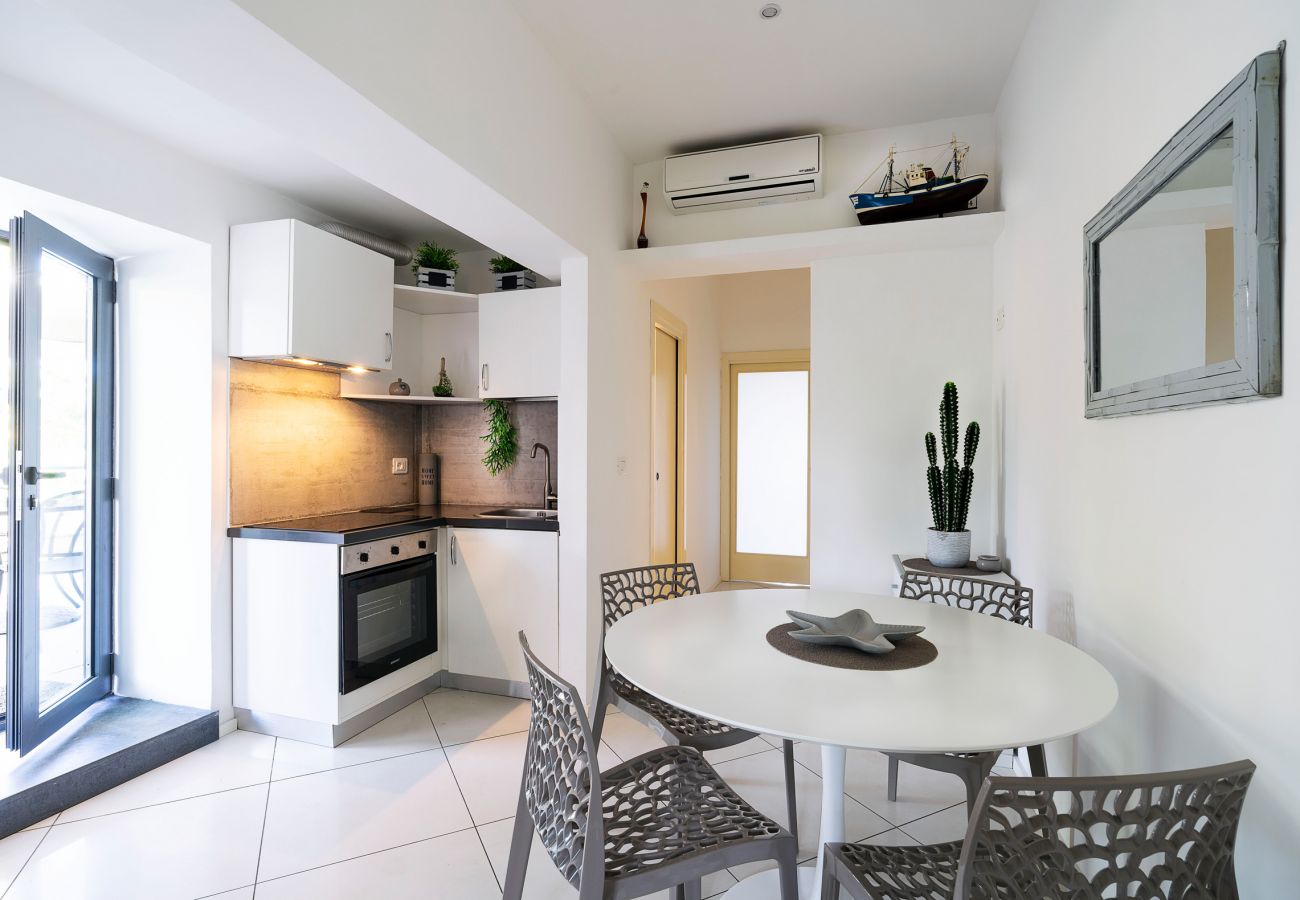 Appartamento a Stazzo - Villa Galatea - Conchiglia Appartamento a Stazzo - Villa Galatea - Conchiglia