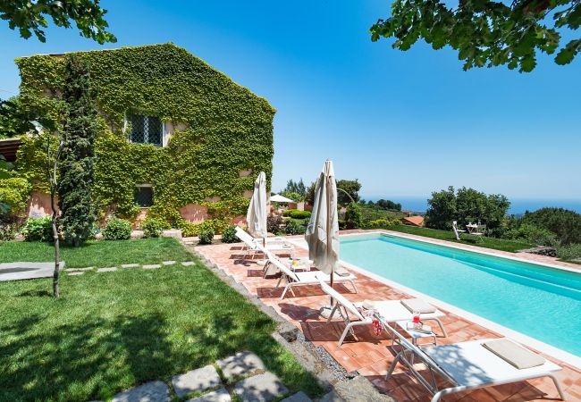 Villa a Trecastagni - La Capinera Villa a Trecastagni - La Capinera