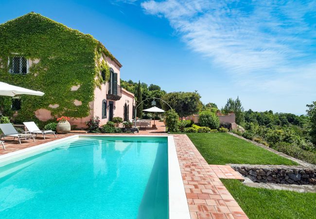 Villa a Trecastagni - La Capinera Villa a Trecastagni - La Capinera