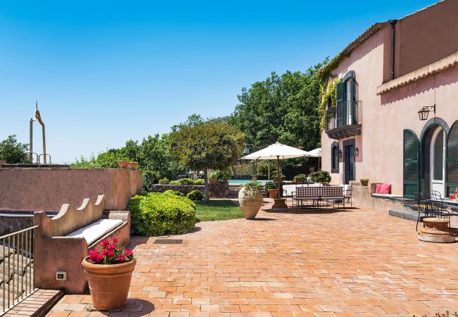 Villa a Trecastagni - La Capinera Villa a Trecastagni - La Capinera