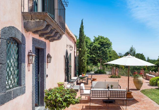 Villa a Trecastagni - La Capinera Villa a Trecastagni - La Capinera