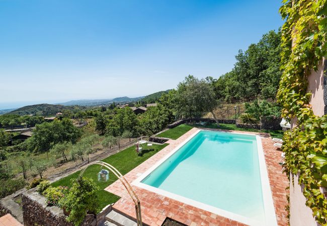 Villa a Trecastagni - La Capinera Villa a Trecastagni - La Capinera