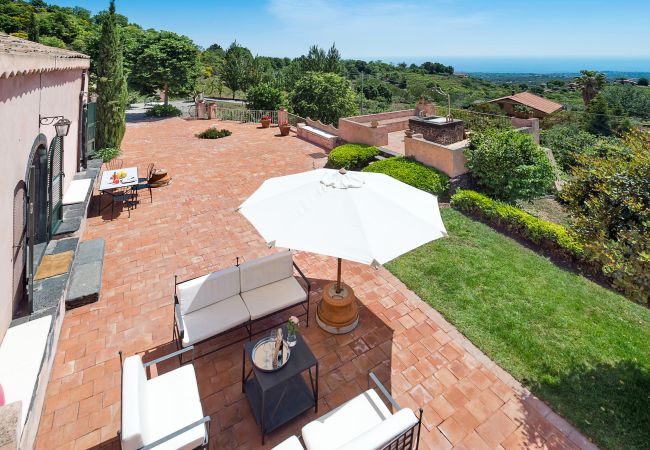 Villa a Trecastagni - La Capinera Villa a Trecastagni - La Capinera