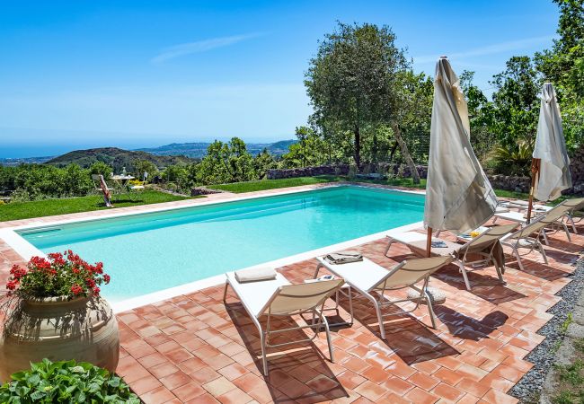 Villa a Trecastagni - La Capinera Villa a Trecastagni - La Capinera