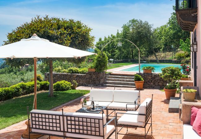 Villa a Trecastagni - La Capinera Villa a Trecastagni - La Capinera