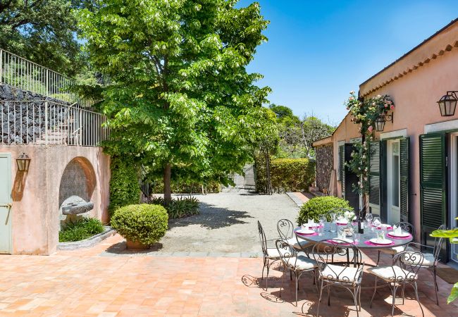 Villa a Trecastagni - La Capinera Villa a Trecastagni - La Capinera