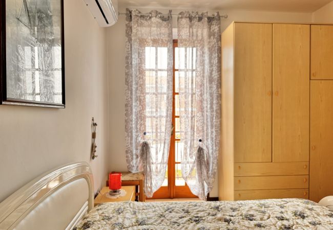 Appartamento a Sperlonga - holidaycasa Leone -con posto auto a 200 mt dal mar Appartamento a Sperlonga - holidaycasa Leone -con posto auto a 200 mt dal mar