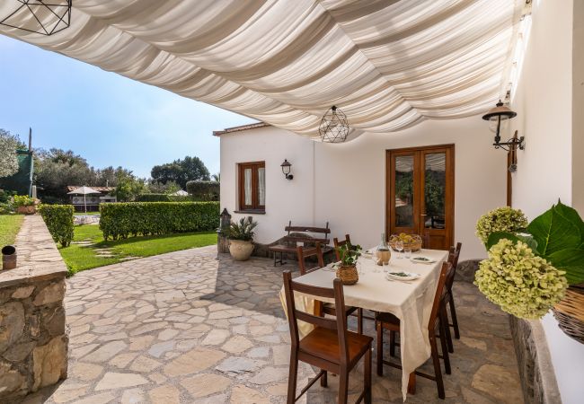 Villa a Massa Lubrense - Villa Mimosa Villa a Massa Lubrense - Villa Mimosa