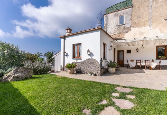 Villa a Massa Lubrense - Villa Mimosa Villa a Massa Lubrense - Villa Mimosa