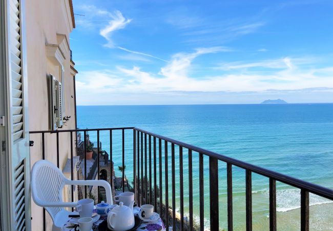  a Sperlonga - Holidaycasa Brandy-Con terrazzo sul mare