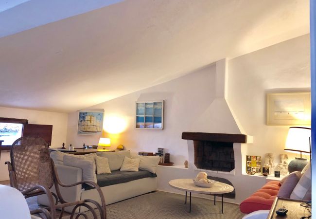 Appartamento a Sperlonga - holidaycasa Mirella - Nel cuore del centro storico Appartamento a Sperlonga - holidaycasa Mirella - Nel cuore del centro storico