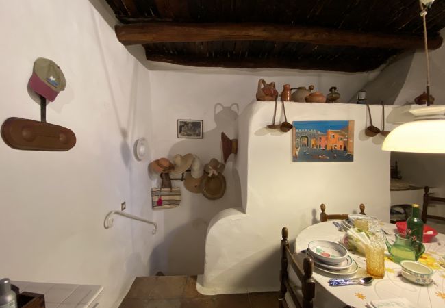 Appartamento a Sperlonga - holidaycasa Mirella - Nel cuore del centro storico Appartamento a Sperlonga - holidaycasa Mirella - Nel cuore del centro storico