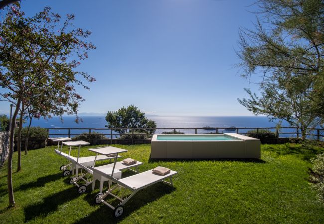 Villa a Sant´Agnello - Belvedere delle Sirene with Heated Pool Villa a Sant´Agnello - Belvedere delle Sirene with Heated Pool