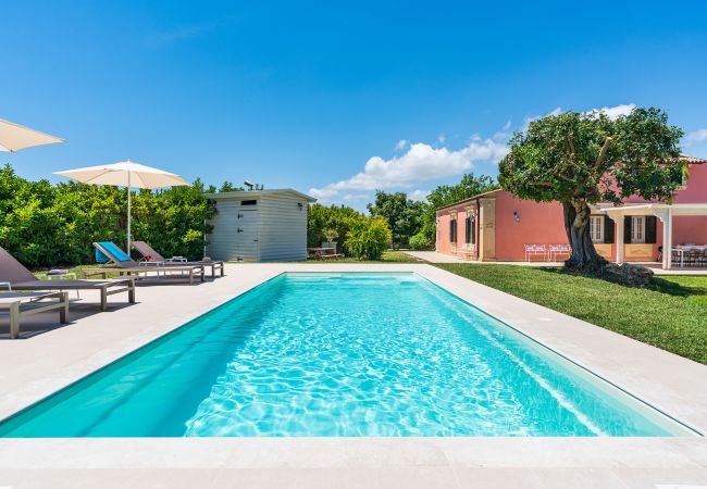 Villa a Fontane Bianche - Gira Sole