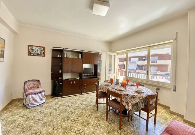  a Sperlonga - holidaycasa Clorinda - Garage e giardino a 200 mt