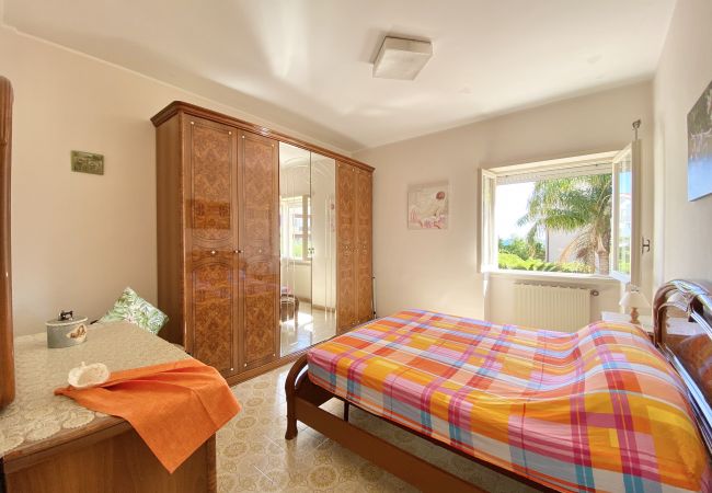 Appartamento a Sperlonga - holidaycasa Clorinda - Garage e giardino a 200 mt Appartamento a Sperlonga - holidaycasa Clorinda - Garage e giardino a 200 mt