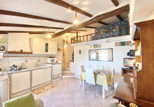  a Sperlonga - holidaycasa Giò - In un palazzo storico vista mare