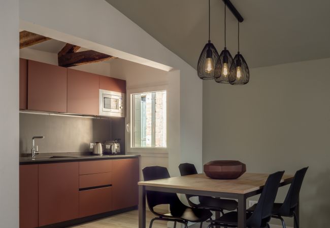  a Venezia - Sant'Aponal Cozy Apartment with Terrace R&R