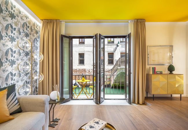  a Venezia - Modern Apartment with View on San Giovanni e Paolo