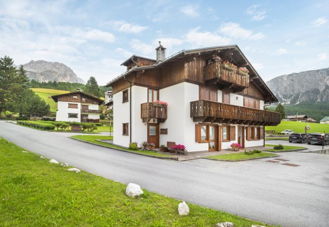 Appartamento a Cortina d´Ampezzo - Verocai Charming Chalet R&R Appartamento a Cortina d´Ampezzo - Verocai Charming Chalet R&R