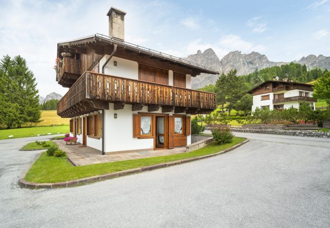 Appartamento a Cortina d´Ampezzo - Verocai Charming Chalet R&R Appartamento a Cortina d´Ampezzo - Verocai Charming Chalet R&R