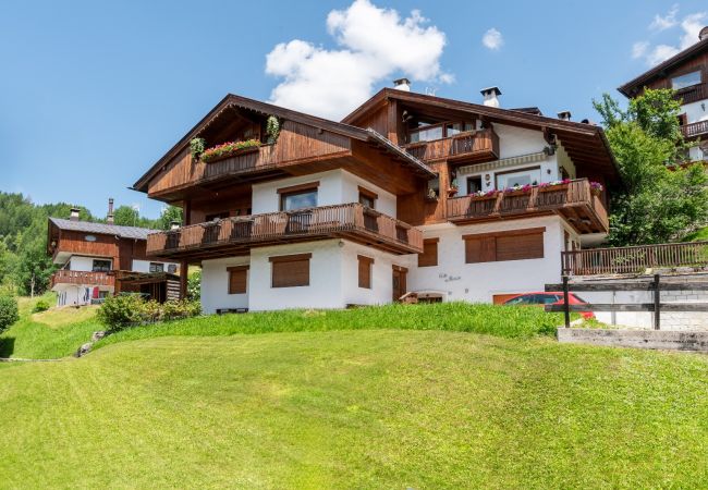 Appartamento a Cortina d´Ampezzo - Tofane View Apartment with Terrace R&R Appartamento a Cortina d´Ampezzo - Tofane View Apartment with Terrace R&R