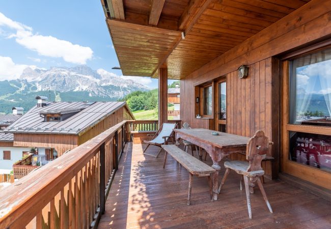 Appartamento a Cortina d´Ampezzo - Tofane View Apartment with Terrace R&R Appartamento a Cortina d´Ampezzo - Tofane View Apartment with Terrace R&R