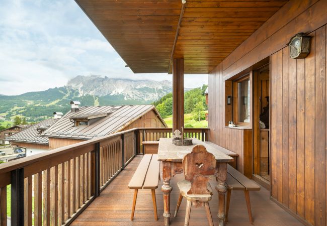Appartamento a Cortina d´Ampezzo - Tofane View Apartment with Terrace R&R Appartamento a Cortina d´Ampezzo - Tofane View Apartment with Terrace R&R