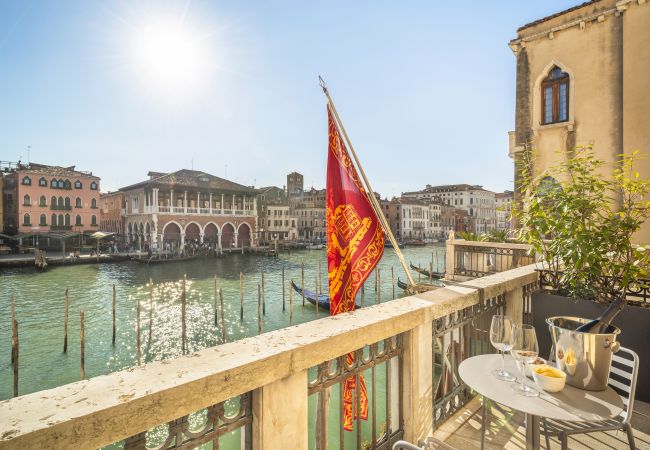 Appartamento a Venezia - Golden Treasure Apartment on the Grand Canal R&