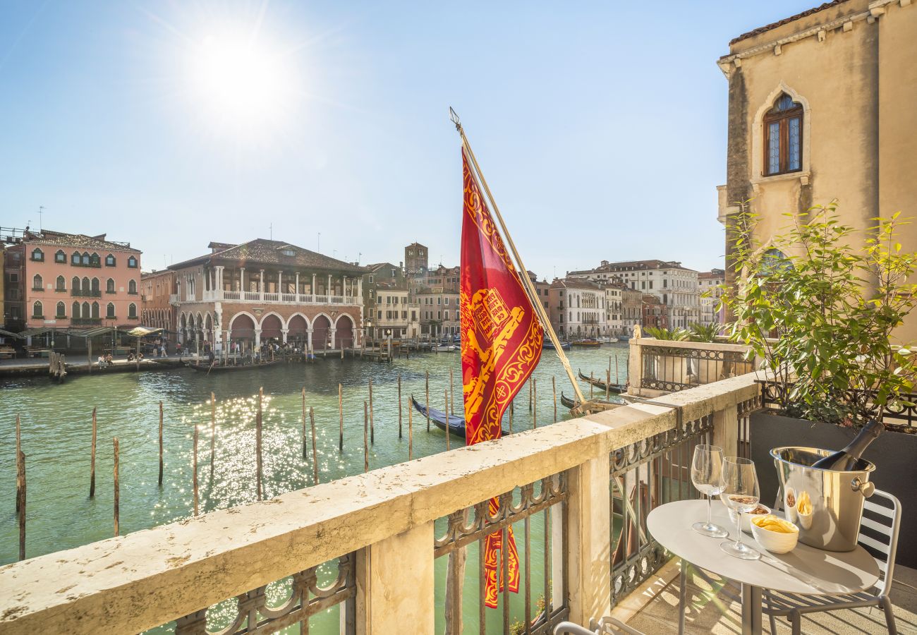 Appartamento a Venezia - Golden Treasure Apartment on the Grand Canal R&