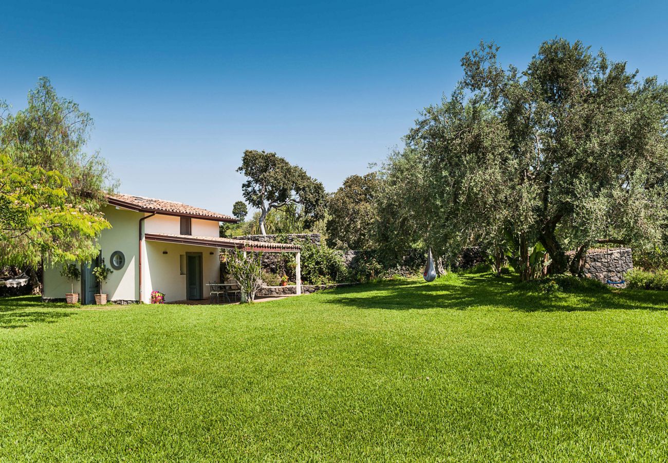 Apartment in Stazzo - Villa Galatea - Casetta Apartment in Stazzo - Villa Galatea - Casetta