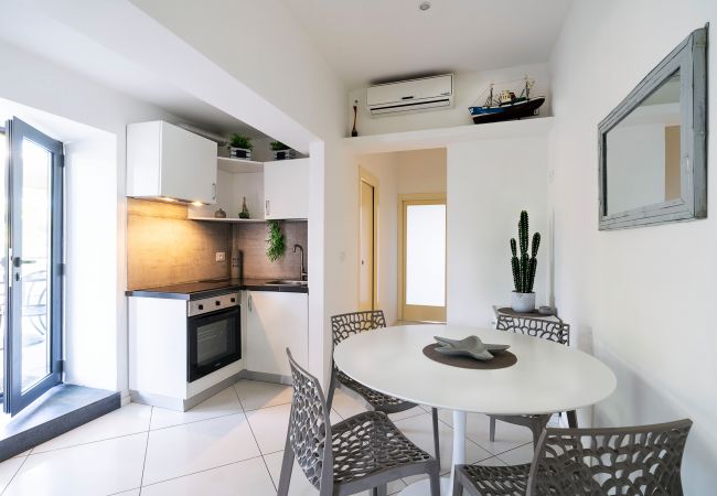 Apartment in Stazzo - Villa Galatea - Conchiglia Apartment in Stazzo - Villa Galatea - Conchiglia