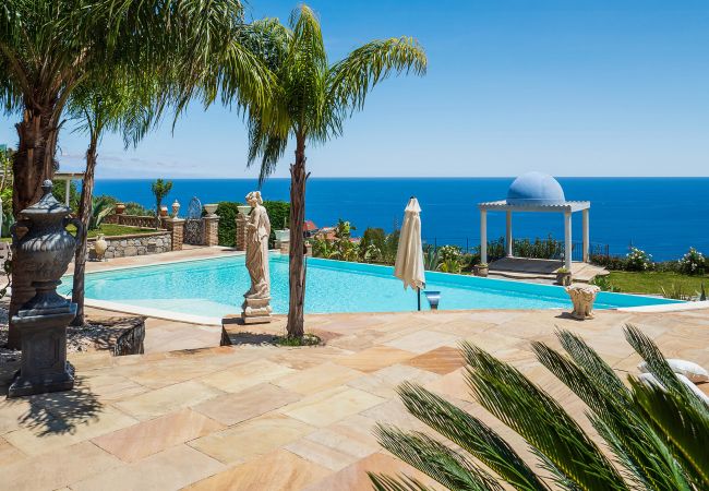 Villa in Letojanni - Buena Vista Villa in Letojanni - Buena Vista