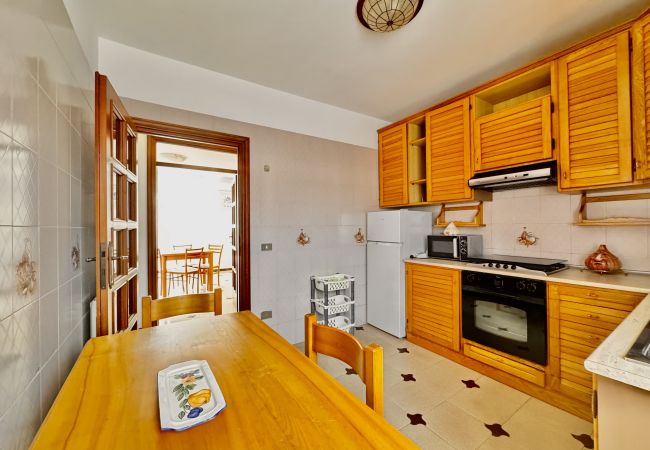  in Sperlonga - holidaycasa Leone -con posto auto a 200 mt dal mar
