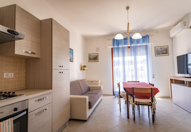 Apartment in Sperlonga - holidaycasa ida - Confortevole bilocale