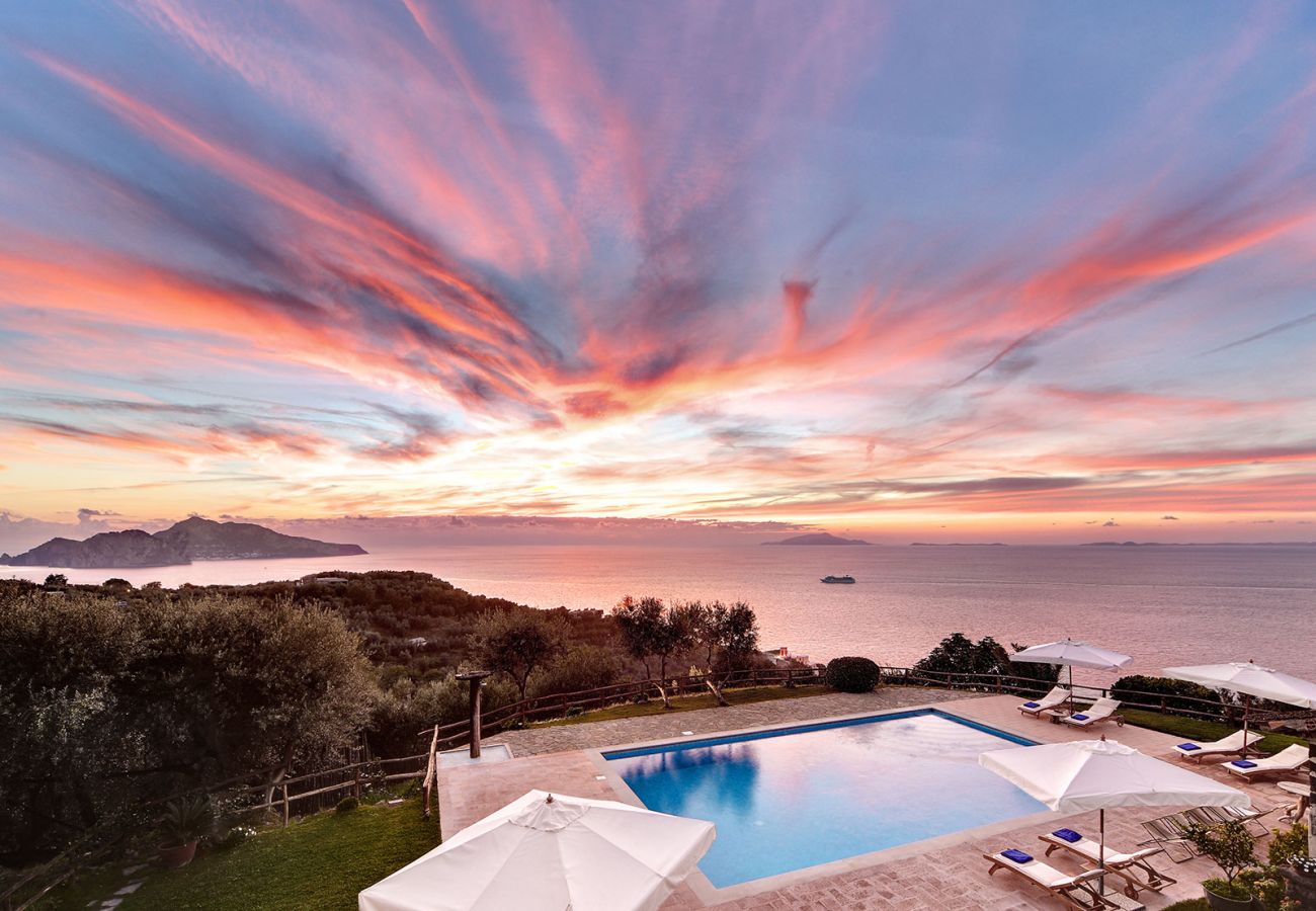 Holiday Apartments Near Sorrento | Casale La Torre | Feelingitaly.com stunning sunset and panoramic pool, casale la torre, holiday apartments near sorrento, massa lubrense, italy