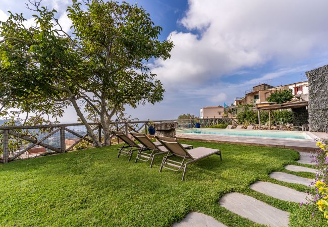 Villa/Dettached house in Massa Lubrense - Villa Cartenì with Heated Pool