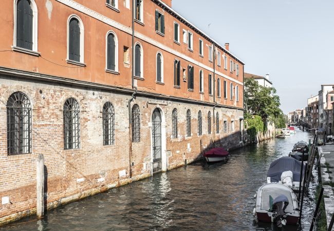 Apartment in Venezia - Elegant Fornasa Vecia Canal View R&R Apartment in Venezia - Elegant Fornasa Vecia Canal View R&R