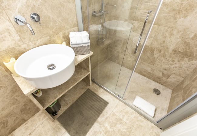 Apartment in Venezia - Elegant Fornasa Vecia Canal View R&R Apartment in Venezia - Elegant Fornasa Vecia Canal View R&R