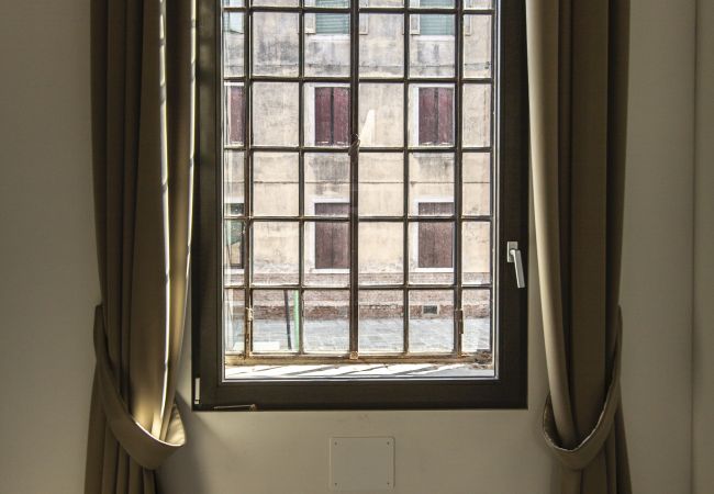 Apartment in Venezia - Elegant Fornasa Vecia Canal View R&R Apartment in Venezia - Elegant Fornasa Vecia Canal View R&R