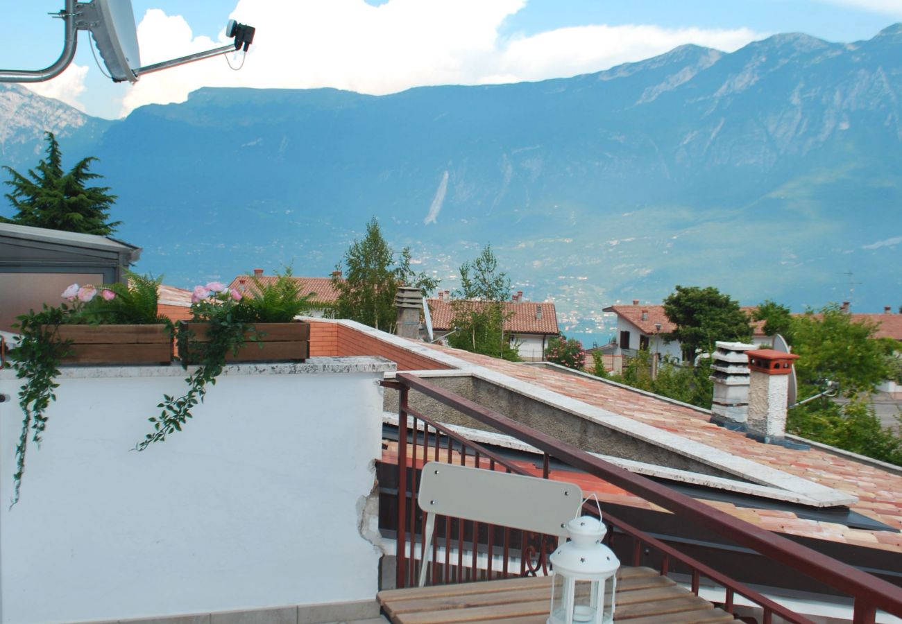 Apartment in Tignale - Appartamento Bijoux