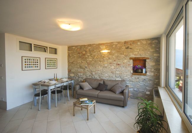  in Tignale - Cà de l'Adamo - Appartamento Menèk
