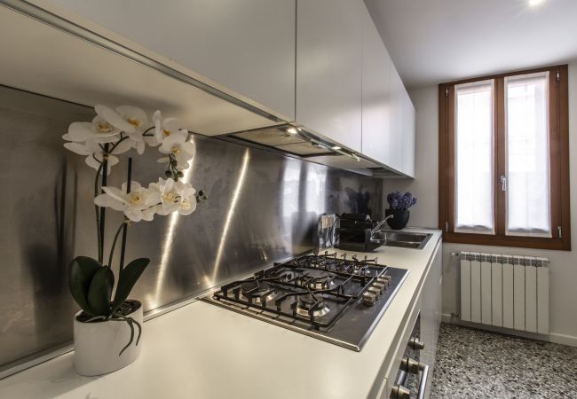 Apartment in Venezia - Charming Apartment on the Grand Canal R&R Apartment in Venezia - Charming Apartment on the Grand Canal R&R