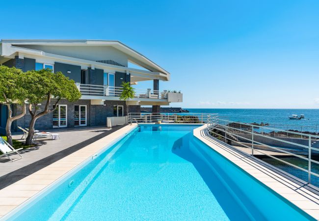 Villa/Dettached house in Stazzo - Villa Isabella