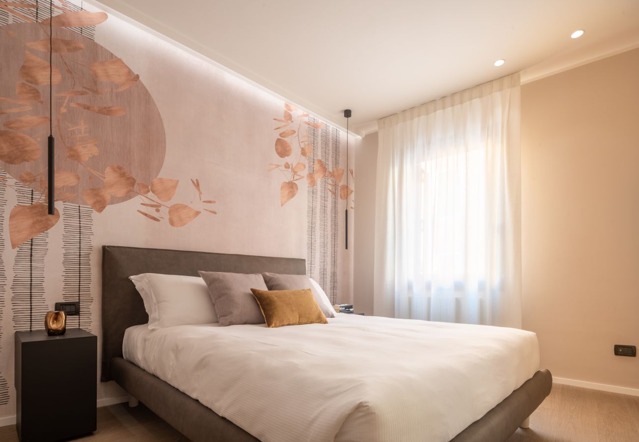 Apartment in Dorsoduro - Accademia Design Apartment with Balcony R&R