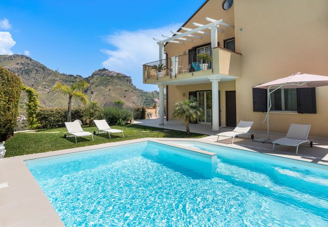 Villa/Dettached house in Castelmola - Villa Giutitta